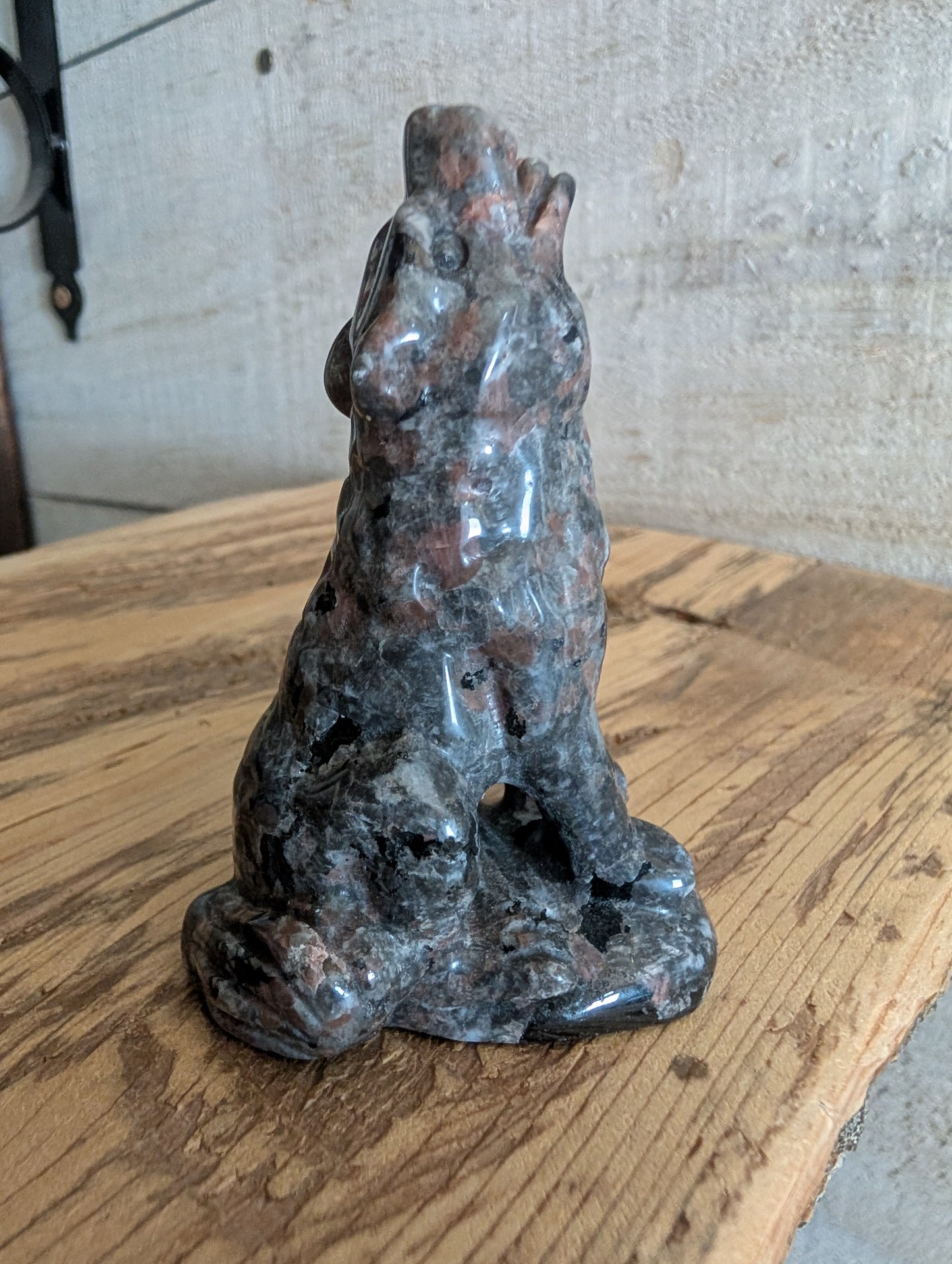 Yooperlite, Flame Stone Wolf