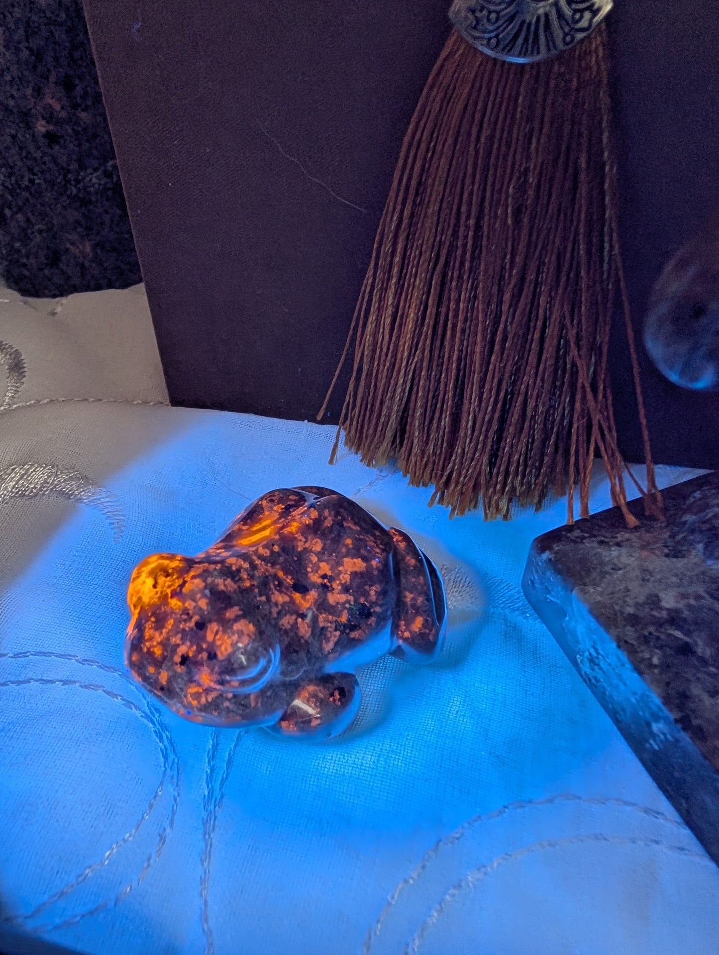 Yooperlite, Flame Stone Frog