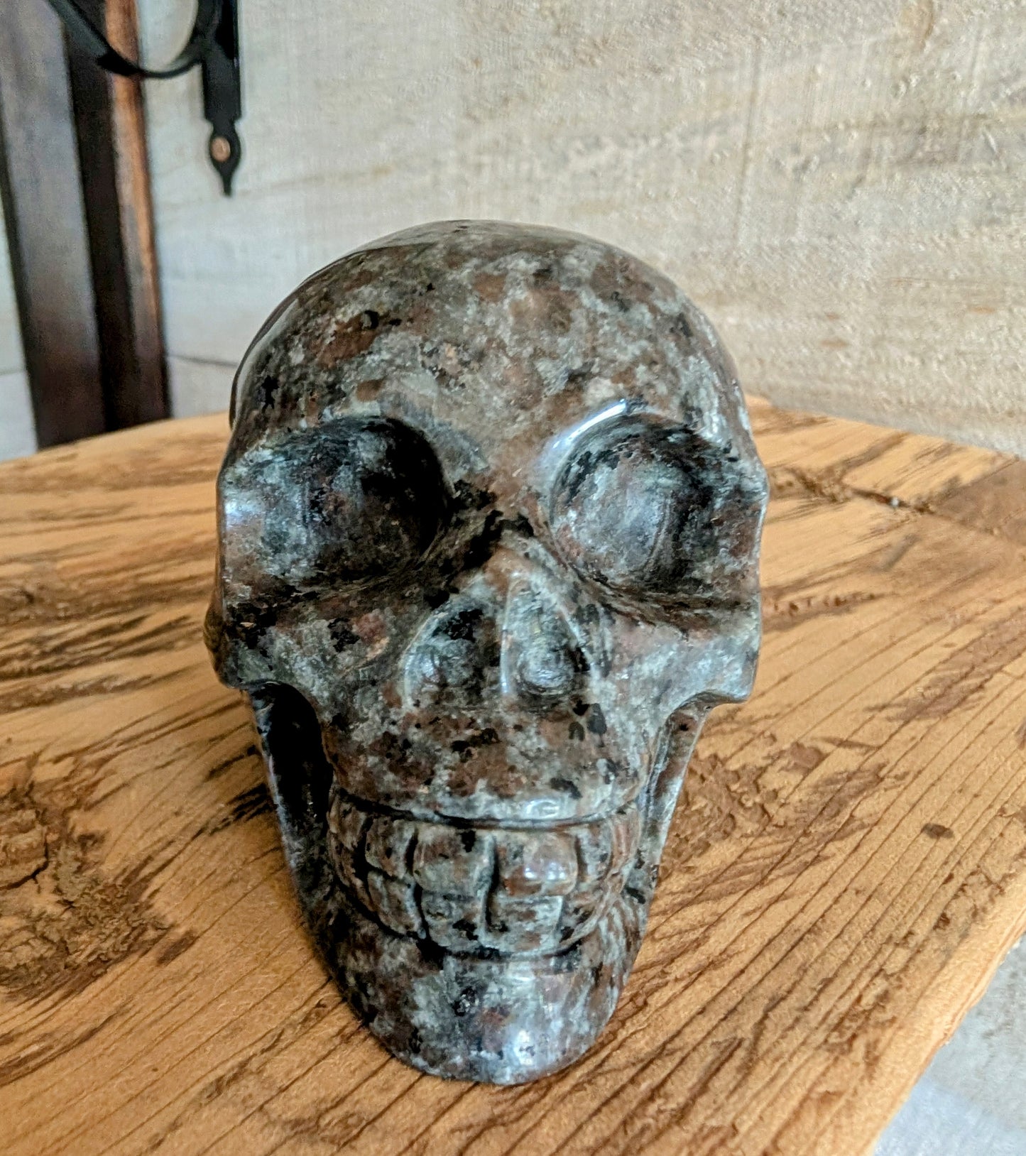 Yooperlite, Canadian Flame Stone Skull