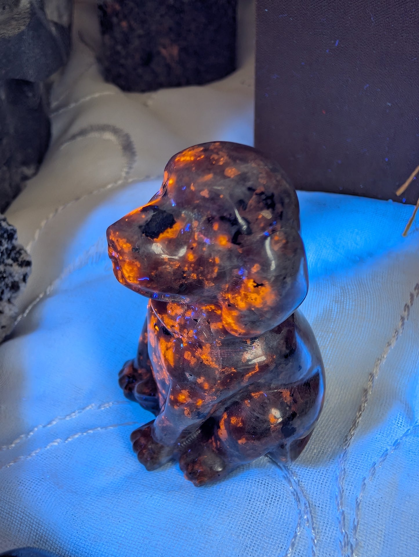 Yooperlite, Flame Stone Dog