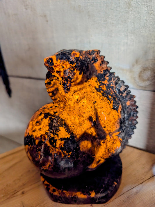 Yooperlite, Flame Stone Lizard on Ball